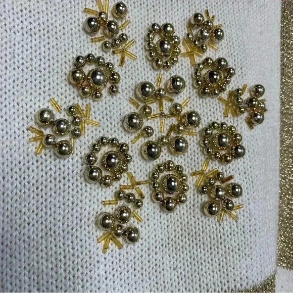 Lew Magrum VINTAGE gold and cream, gold beaded snowflake Christmas sweater SZ-L - Picture 8 of 11